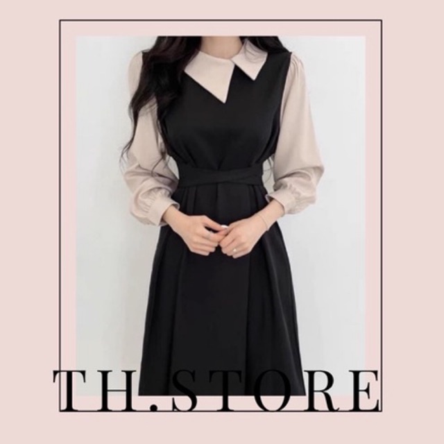 Váy đen cổ lệch phối màu thắt eo - T.H STORE