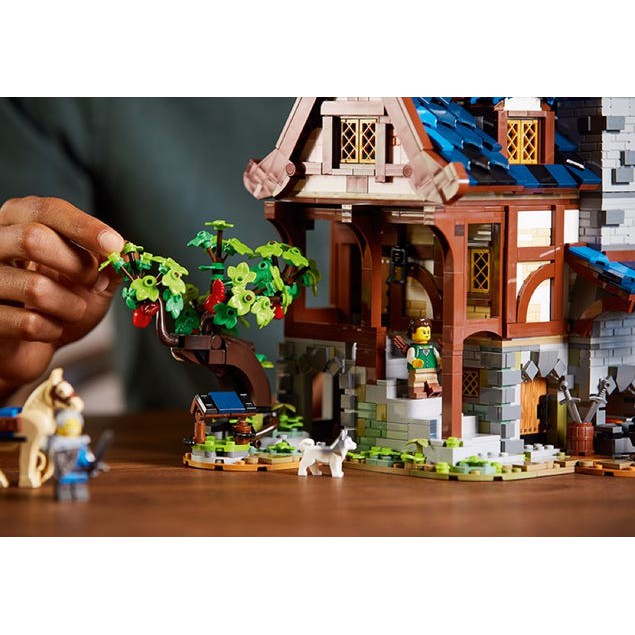 LEGO Ideas 21325 - Lò rèn trung cổ