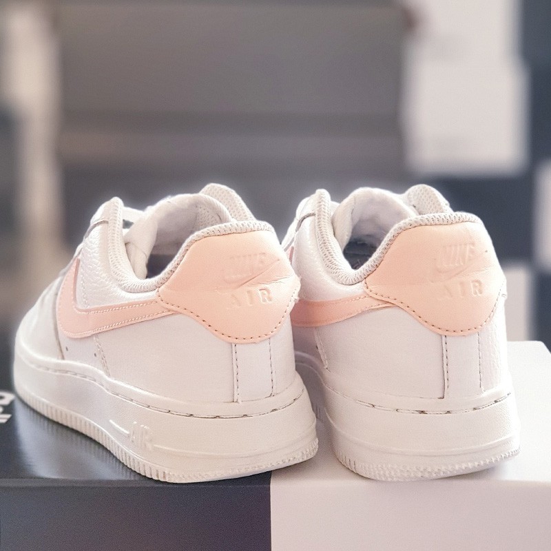 Giày Nike Air Force 1 trắng logo hồng, size 37.5, real 2hand