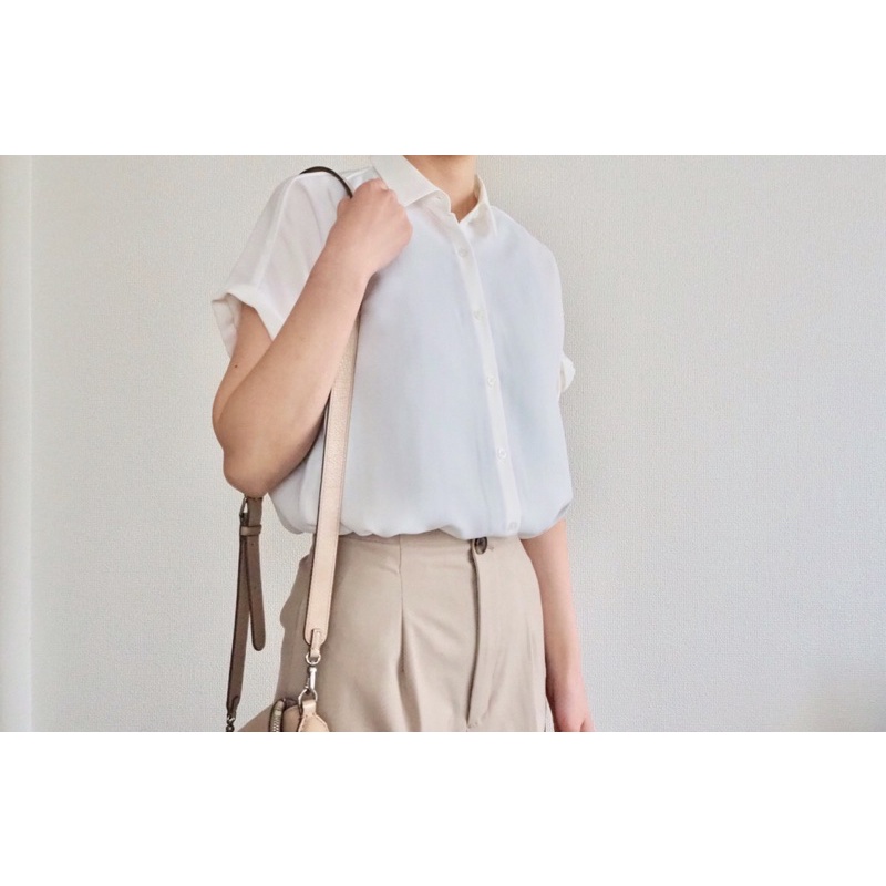 Áo sơmi trắng Gu nhật size xs, s