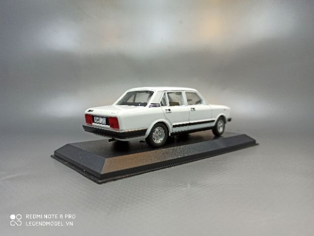 Mô hình xe Fiat 132