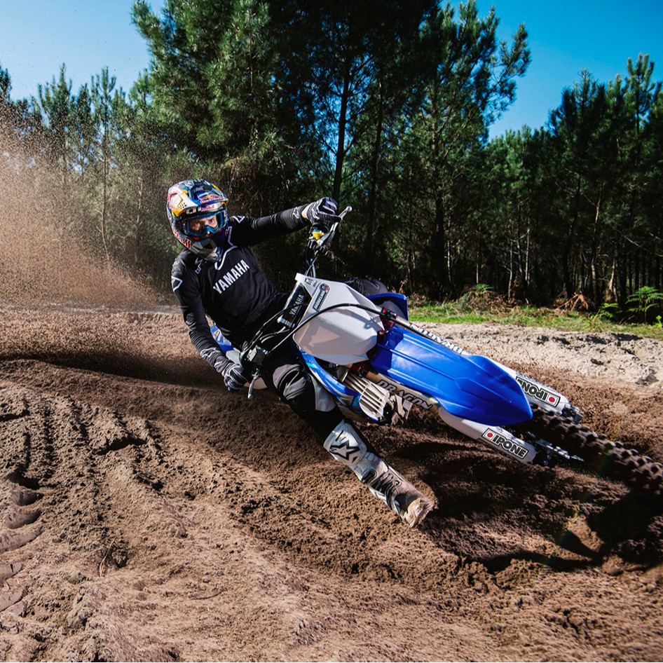 Nhớt xe mô tô và xe máy địa hình 4T tổng hợp Ipone Katana Off-Road