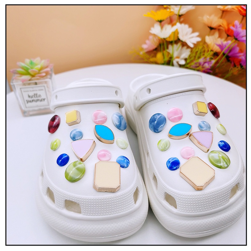 Bộ Phụ Kiện Làm Giày Crocs Bằng Acrylic Có Khóa Tháo Rời Được DIY Mới Cho Nữ