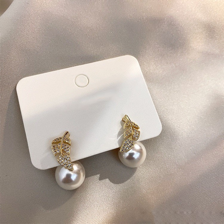 Đôi bông tai mạ bạc 925 hình chiếc lá đính hạt ngọc trai xinh xắn thời trang