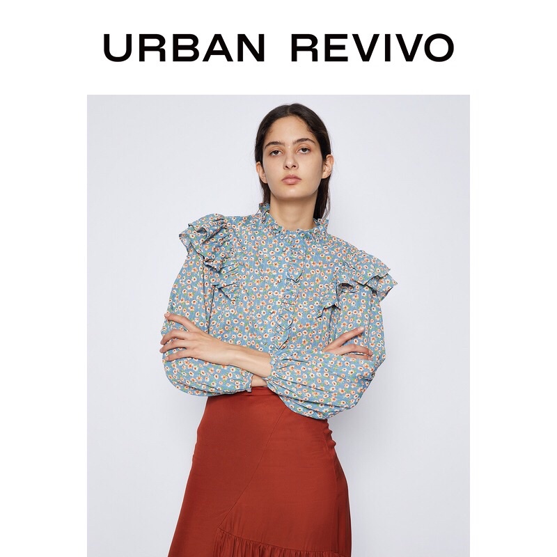 Áo hoa xanh Urban Revivo
