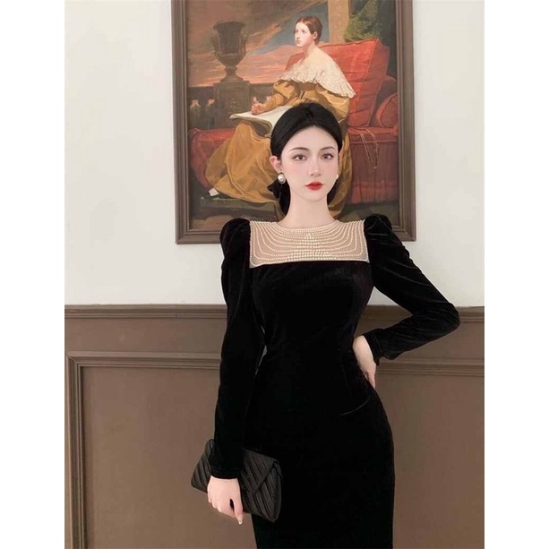 Đầm nhung body tay dài đính hạt