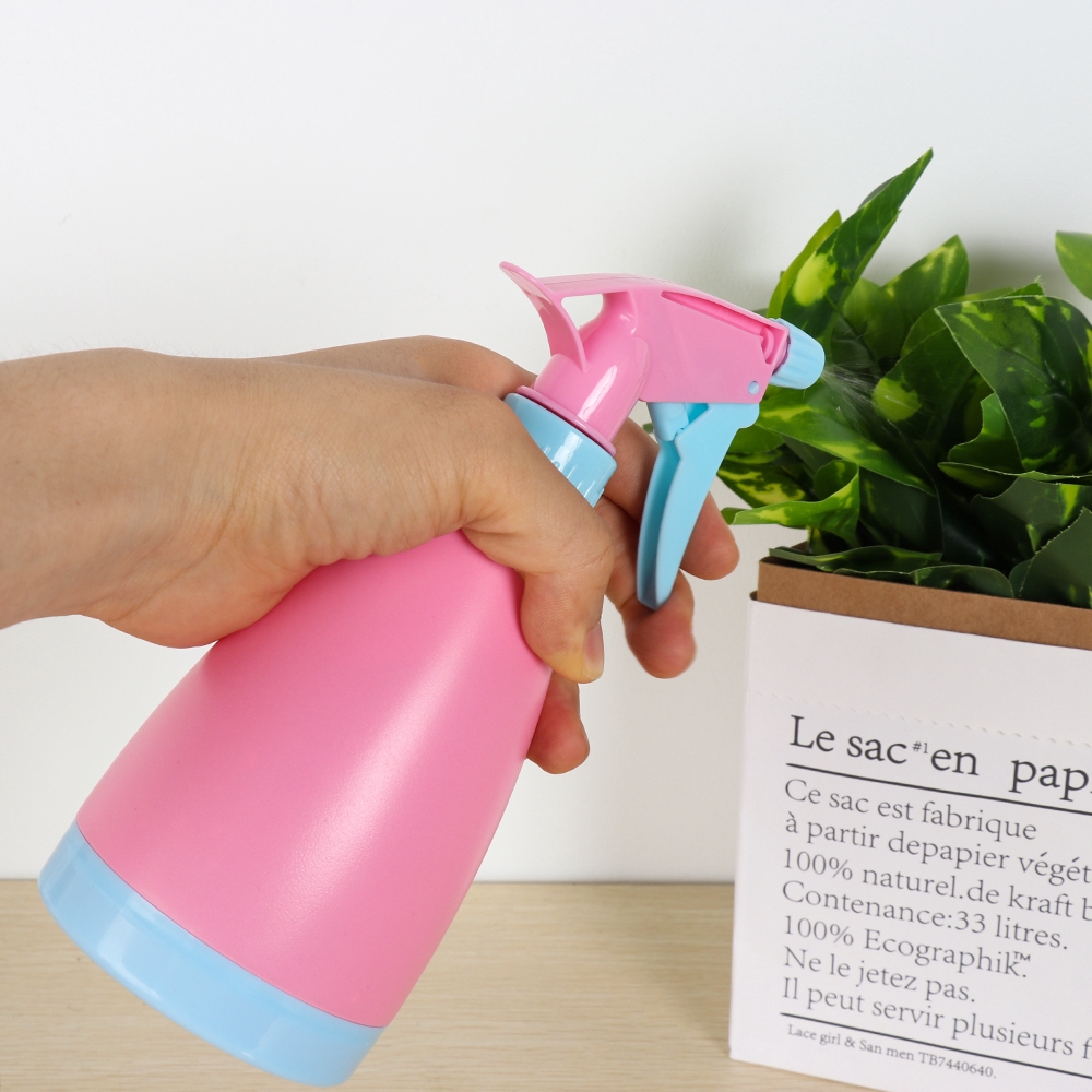 Bình nước tưới cây bằng nhựa màu sắc ngọt ngào dung tích 500ml tiện dụng