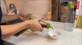 Bình đựng dầu ăn/ nước chấm thuỷ tinh Tescoma 500ml