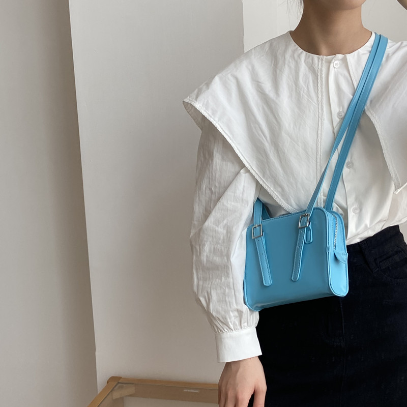 Túi đeo chéo thiết kế thời trang dành cho nữ