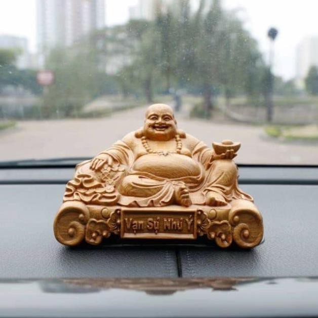 tượng phật di lặc để ô tô gỗ bách xanh