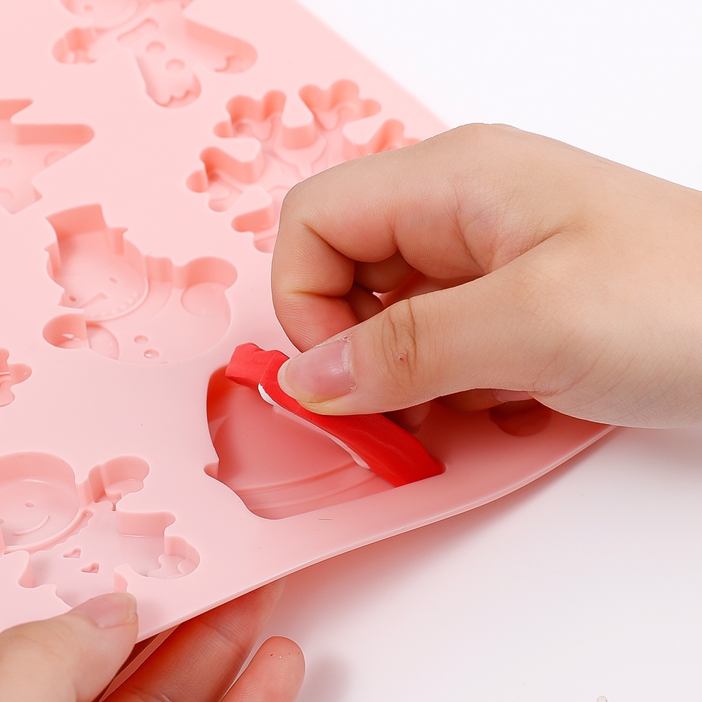 Khuôn Silicone 12 Ngăn Làm Bánh Kẹo Hình Người Tuyết 3D DIY