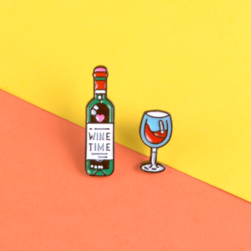 Huy hiệu cài áo hình chai rượu vang đỏ thanh lịch