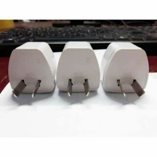 Phích cắm chuyển đổi 3 chân sang 2 chân