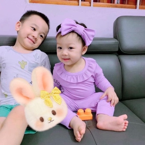 Bộ tăm cổ bèo kèm turban bé gái