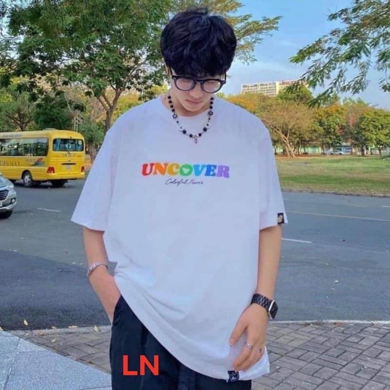 Áo thun UNCOVER chữ màu DA6