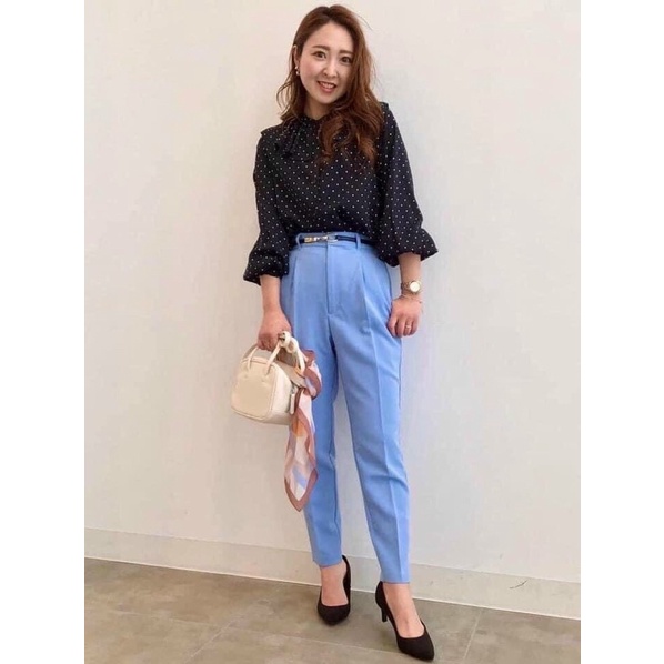 Áo sơmi chấm bi Gu size s