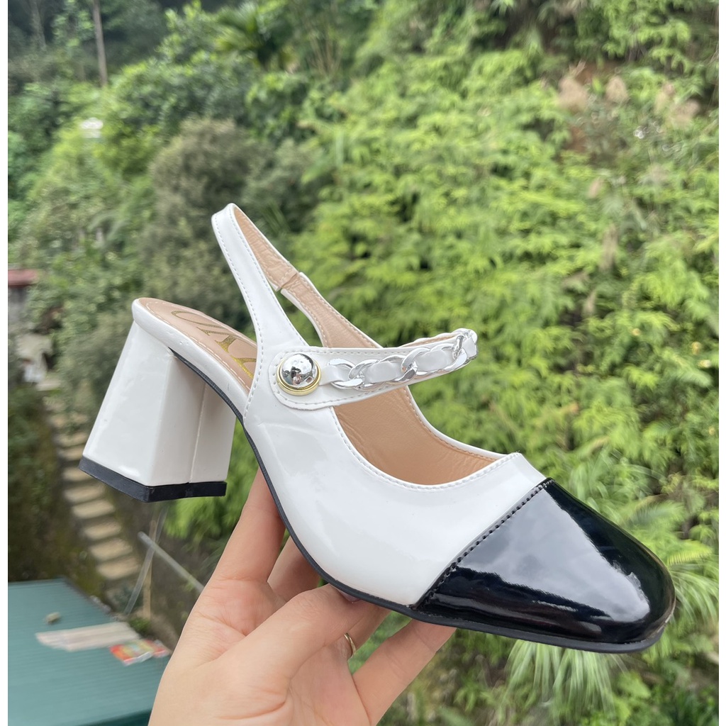Sandal da bóng bít mũi đen trắng dây ngang viền xích gót trụ to - 7P