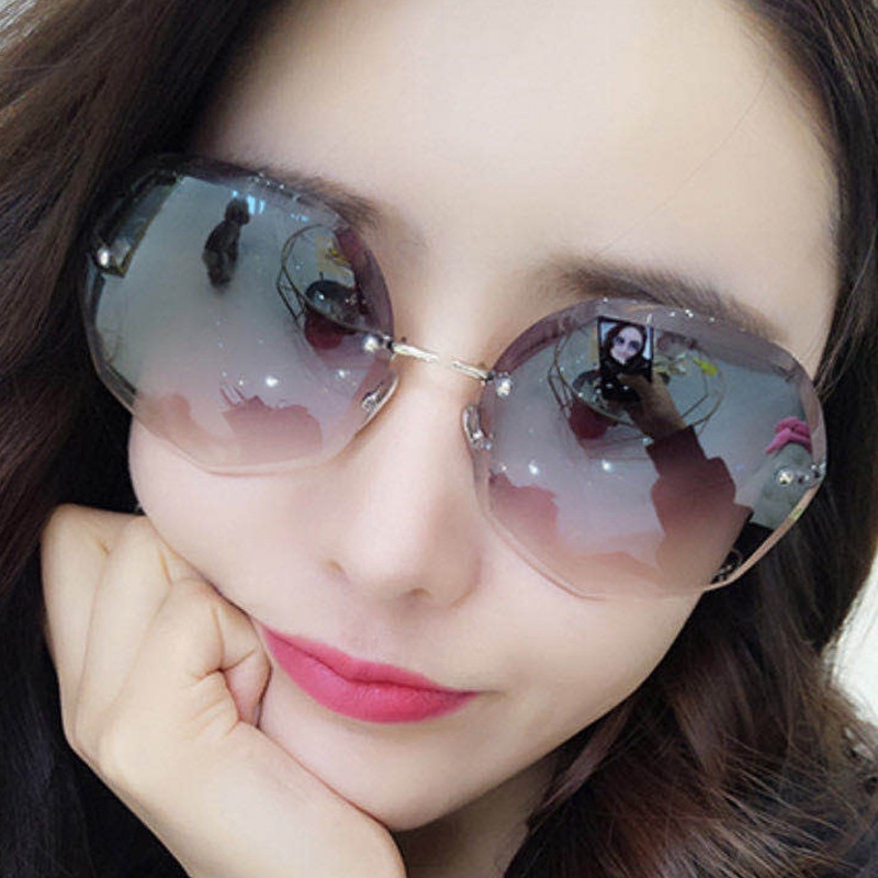 Mắt kính gọng lớn chống ánh sáng xanh thời trang