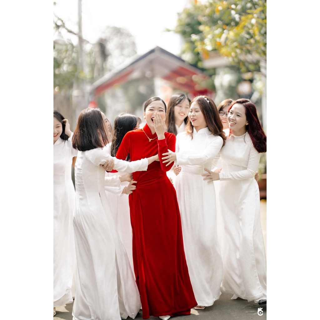 Áo dài cô dâu nhung đỏ, cổ cao