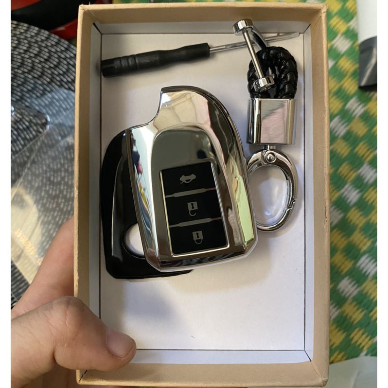 Ốp Chìa Khóa Silicon Tráng Gương VIOS, Yaris 2019 2020 2021 - kèm móc treo
