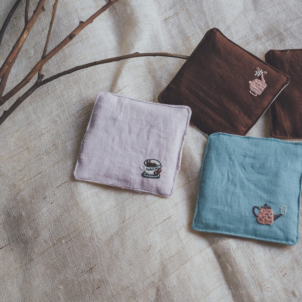 Lót Ly từ vải Linen thêu hoạ tiết | BigBuy360 - bigbuy360.vn