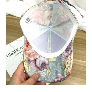 Retro style cap for both men and women