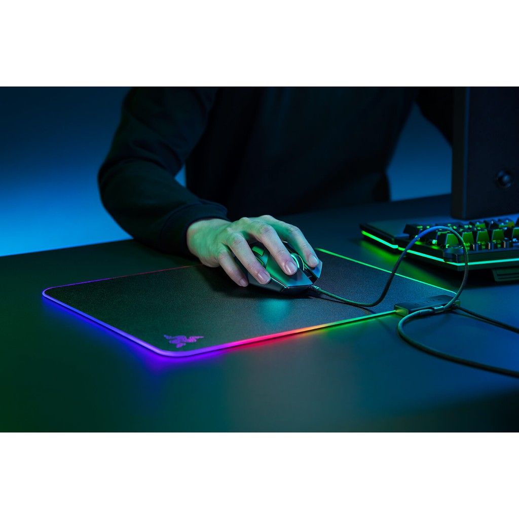 BÀN DI CHUỘT Razer Firefly V2 Hard Chroma Mouse Pad