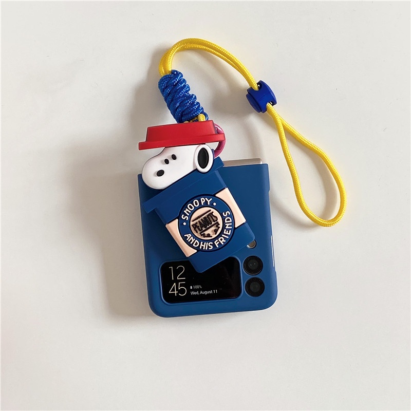 Ốp Điện Thoại Họa Tiết Hoạt Hình Snoopy Dễ Thương Có Giá Đỡ Gấp Gọn Cho Samsung Zflip3 F7110