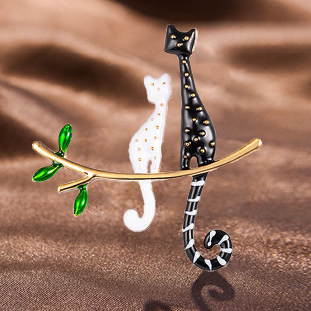 Huy hiệu cài áo hình mèo