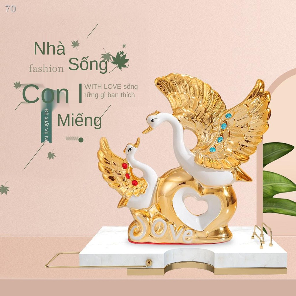 Tượng thiên nga xinh xắn trang trí nhà cửa