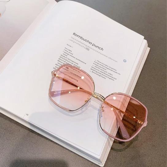 Kính mắt nữ thời trang đi biển sành điệu D140