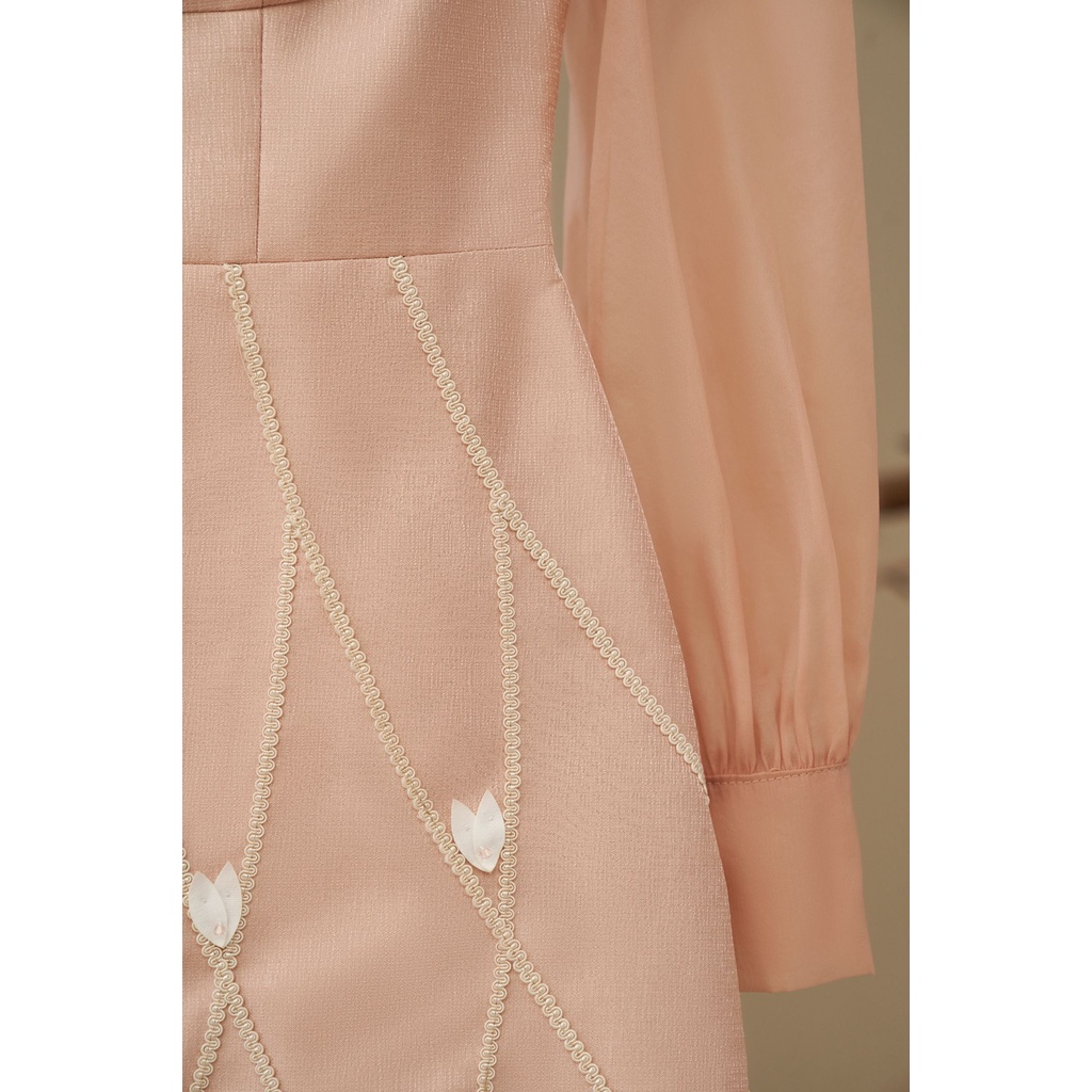 Váy hoạ tiết đan đỏ dây nhung Femi Dress