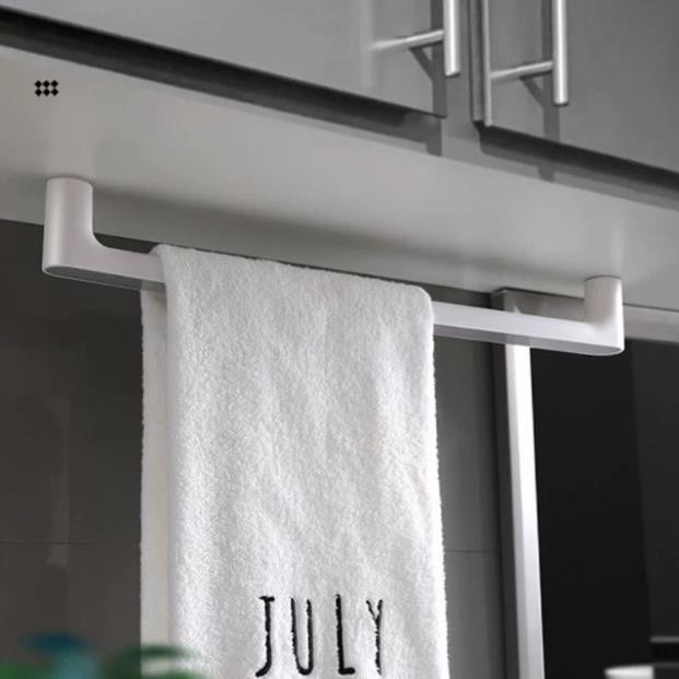 Giá cài dép, thanh treo khăn nhà tắm Ecoco kèm sẵn dán cường lực chắc chắn, không cần khoan vít.