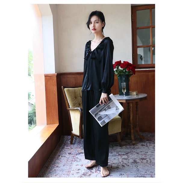 BỘ LỤA CỔ TRÒN NHÚN ĐEN TUYỂN XINH