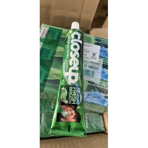 1 tuýp kem đánh răng Closeup 160g Thái Lan
