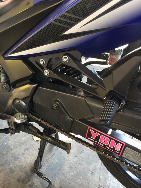 Gác chân Z1000 gắn exciter 150