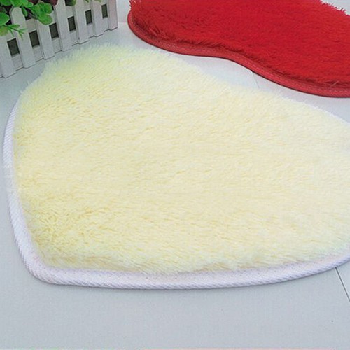 Thảm chống trượt hình trái tim bằng cao su và lông giả dành cho phòng khách