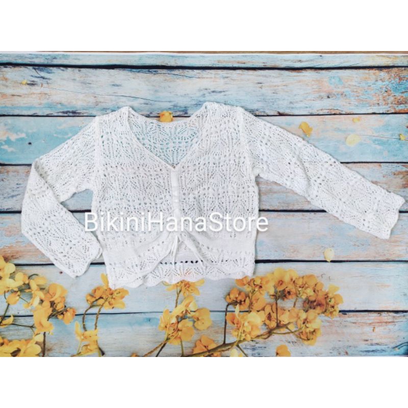 Croptop áo len móc dây rút mặc ngoài