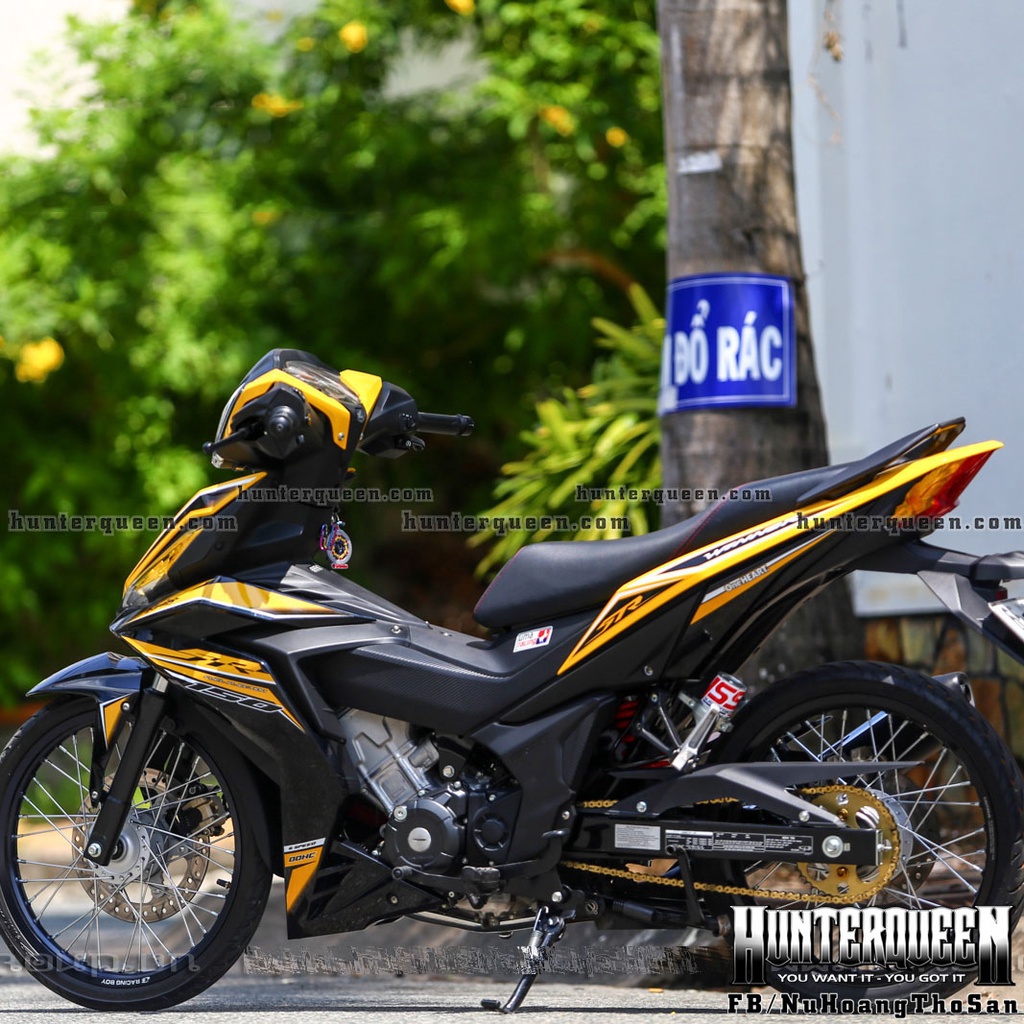Tem rời in UV cao cấp. Mẫu tem SR dán xe Winner V1 đen vàng. Decal chống nước, bền bỉ, không bay màu