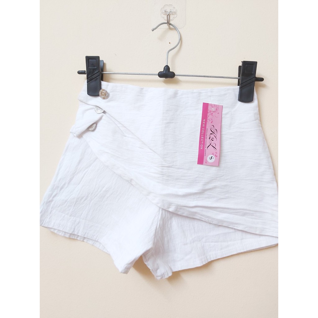 Quần đùi kaki trắng giả váy MASAN2606203