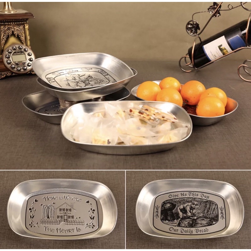 Đĩa bầu dục thiếc khắc chìm hoa văn rất đẹp, nhiều mẫu hoạ tiết