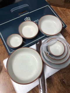 THANH LÝ BỘ CHÉN GỐM HIỆU ANH 2 NGƯỜI