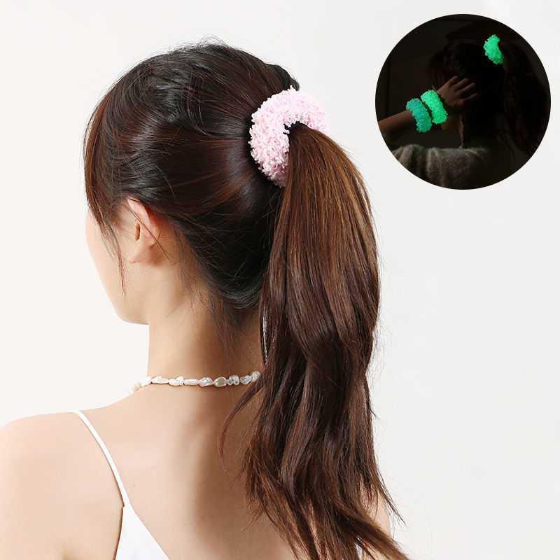 Cột tóc lông xù phát sáng dạ quang nổi bât dịp noel, tết