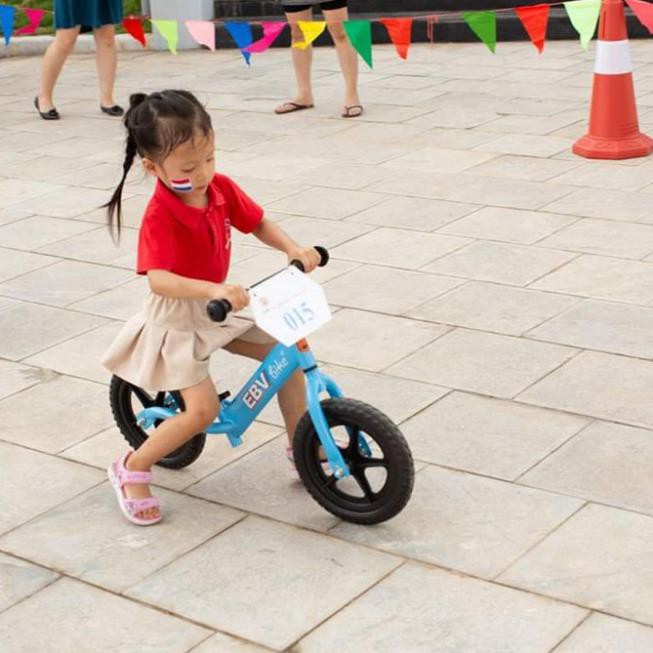 Xe thăng bằng em bé vàng cho bé 18 tháng đến 6 tuổi