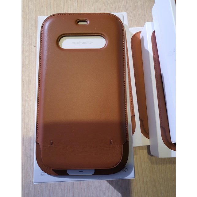 Bao da cho Apple Iphone 12 ProMax - Leather Sleeve Magsafe- Chính Hãng -MHYG3ZM/A