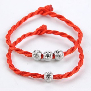 Sợi chỉ đỏ may mắn