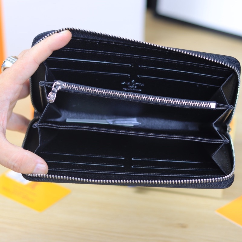 Ví dài cầm tay kiểu khoá kéo chất liệu da bò Safian ví Fullbox size 19x10x2cm