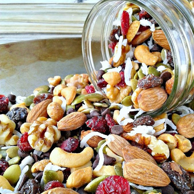 Granola Cao Cấp Không Yến Mạch 11 Loại Siêu Hạt Hủ Pet - Trai Đẹp Snack