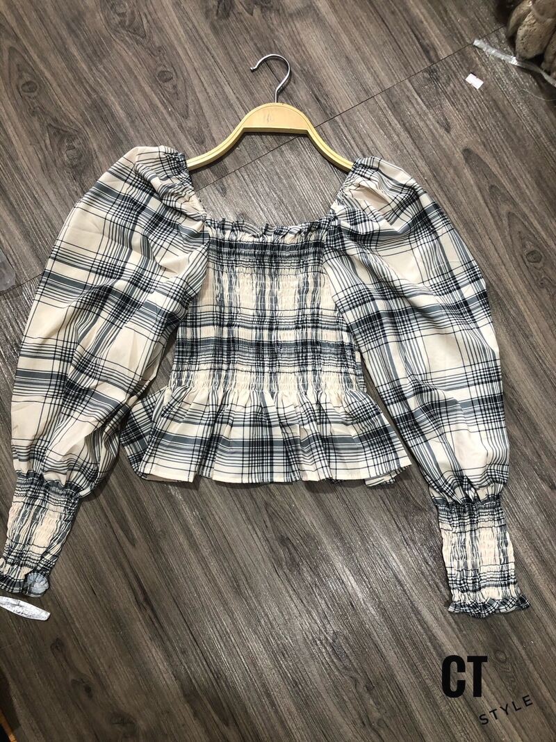 Áo kẻ babydoll cổ vuông