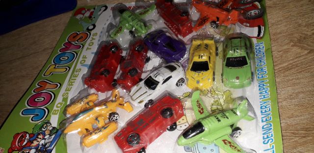 Sét 12 mô hình xe cứu hỏa và máy bay bằng nhựa chạy chớn